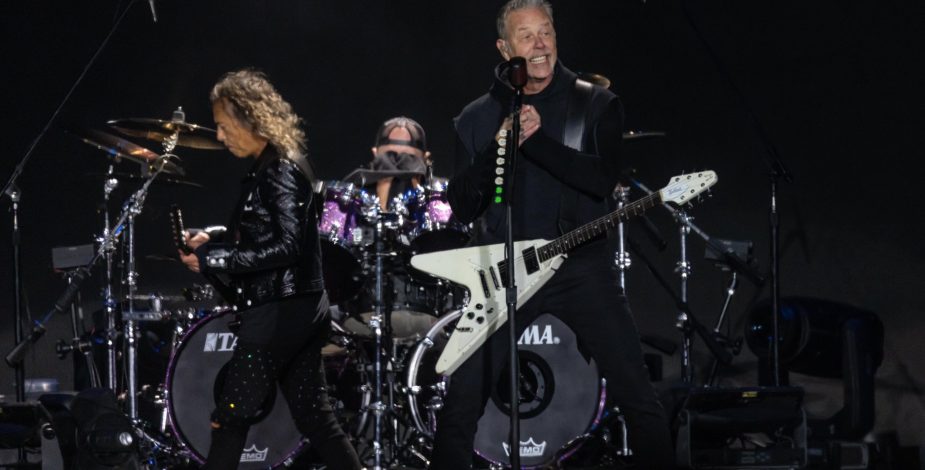 Caos en concierto de Metallica: show comenzó con una hora de retraso y previa estuvo marcada por largas filas