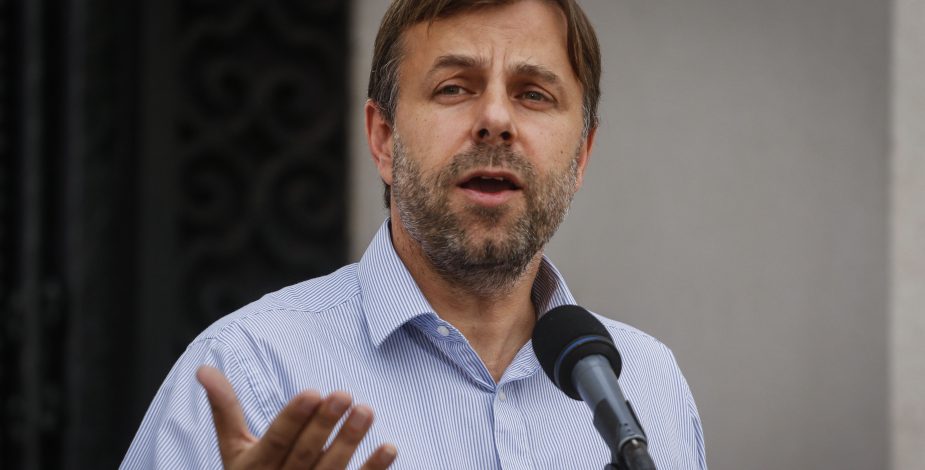 Alcalde Codina critica plan de control de armas de Gobierno: "Hoy el Estado no le garantiza la seguridad a nadie"