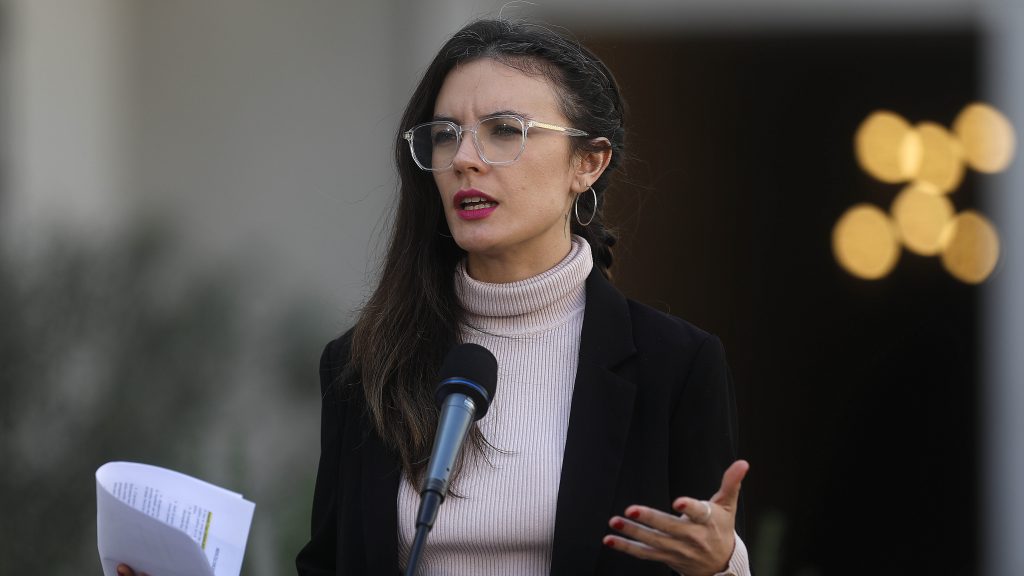 Vocera Camila Vallejo: "La ministra Vega rectificó, precisó y aclaró y esa es la posición que tiene el Gobierno"