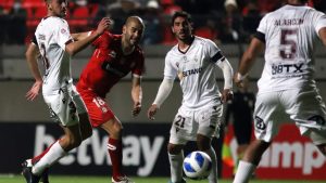 En noche de golazos, Deportes La Serena rescata un empate ante Unión La Calera tras jugar una hora con 10 futbolistas