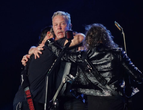James Hetfield se quebró tras potente confesión en pleno concierto: “Sé que no estoy solo y tampoco ninguno de ustedes”