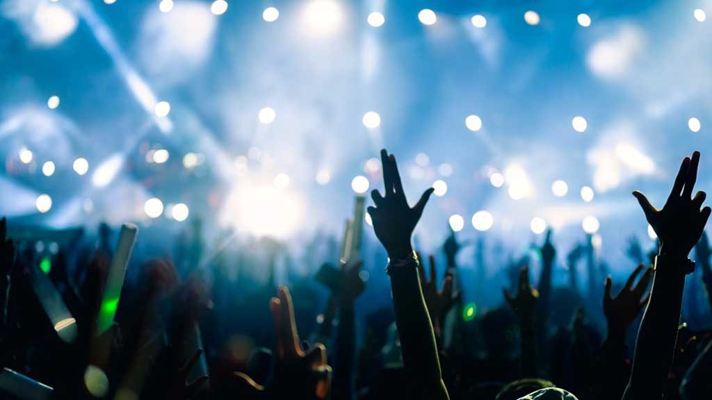 Peligran los conciertos en Chile: 56 recitales programados superan los aforos del Plan Paso a Paso