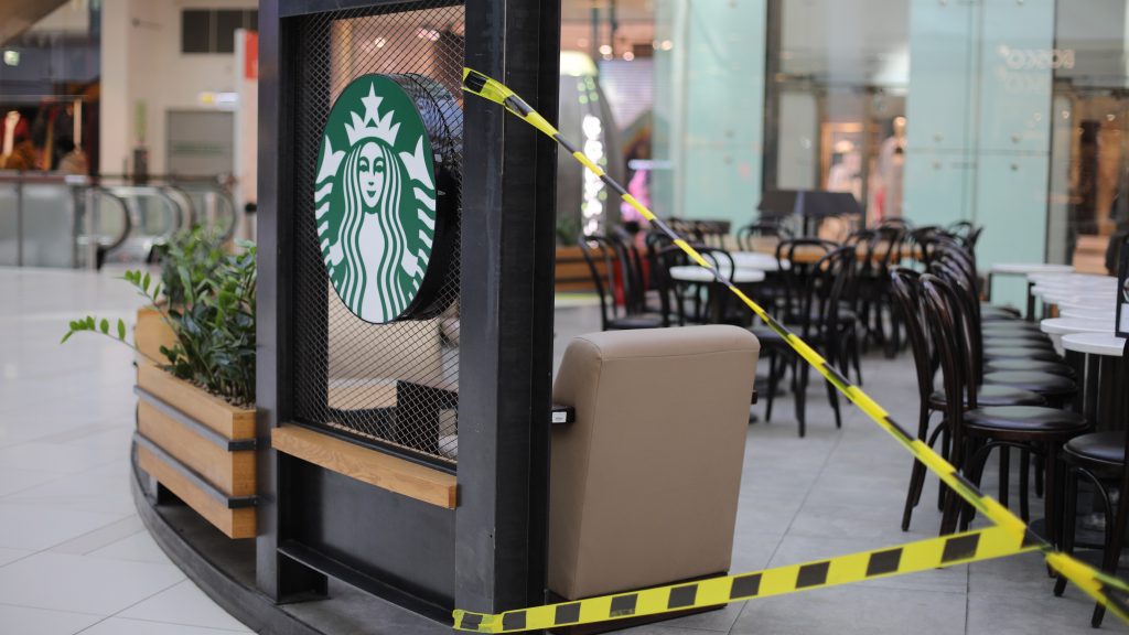 Starbucks se va de Rusia: deja 130 locales y 2000 empleados