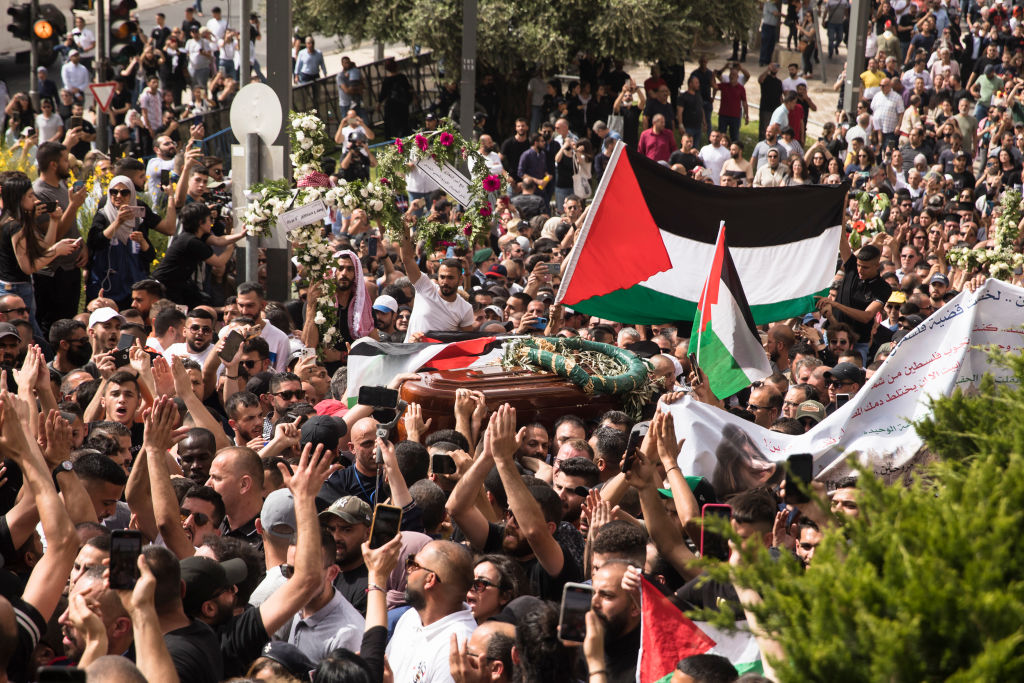El multitudinario funeral de la periodista Shireen Abu Akleh