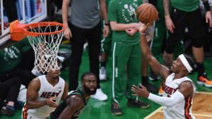 Playoffs NBA: los Heat derrotaron a los Celtics e igualaron la serie