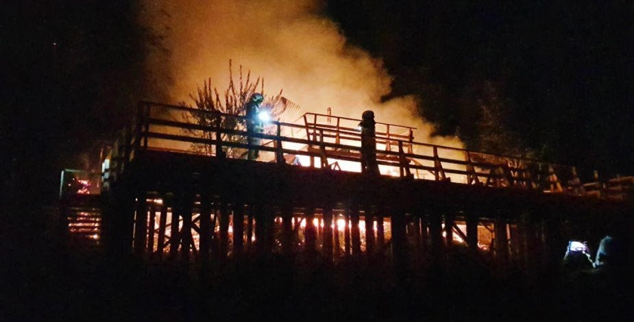 Dos casas fueron quemadas tras ataque incendiario en Cañete