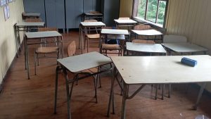 Colegio en Galvarino anuncia paro por falta de infraestructura básica: alumnos han realizado clases con temperaturas bajo cero