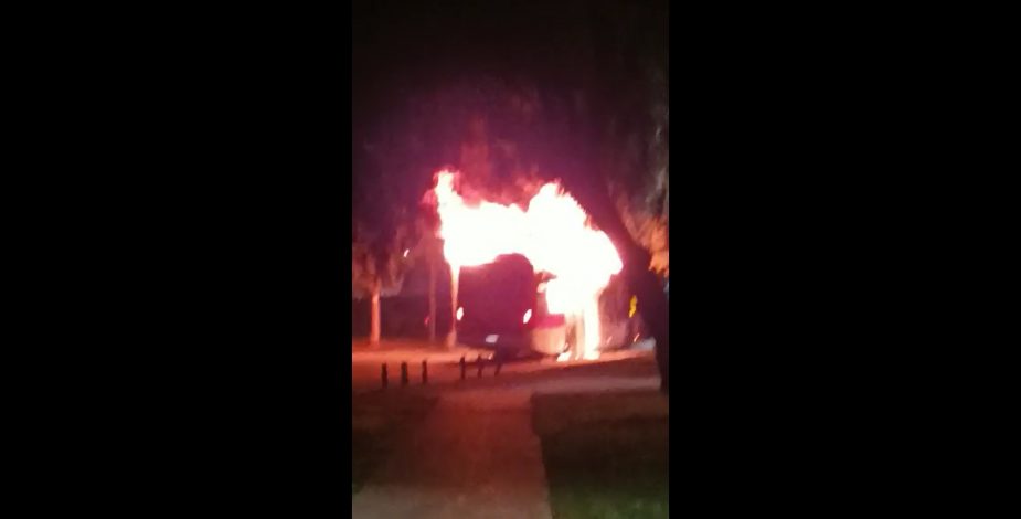 Sujetos queman bus del transporte público en Cerrillos