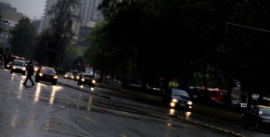 Pronóstico del tiempo: lluvia caería durante este martes en la Región Metropolitana