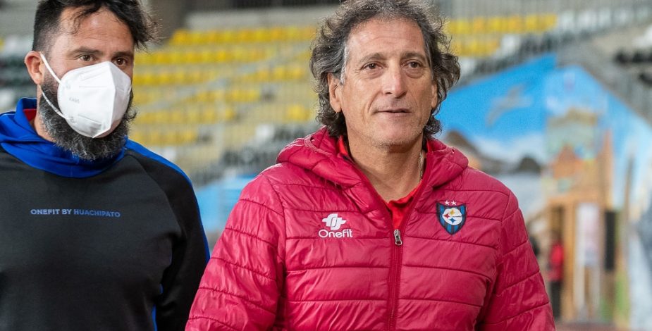 Mario Salas le baja el perfil a la salida de Pablo Solari en Colo Colo: 'Tienen jugadores para suplirlo a la misma altura o incluso más'