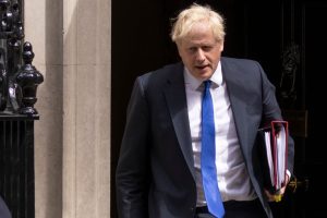 Johnson rechaza los pedidos de renuncia en Reino Unido