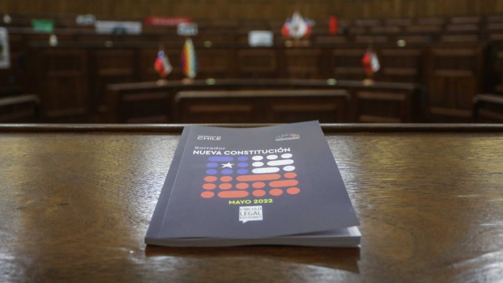 Abogado constitucionalista por polémica en modificación de inciso: "Es correcto lo que dice la mesa directiva de la Convención"