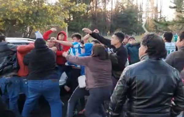 Violenta pelea en partido de fútbol amateur deja heridos en Los Ángeles