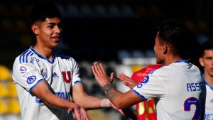 U de Chile celebra con sus juveniles: es el primer club en cumplir la regla Sub 21 del Campeonato Nacional