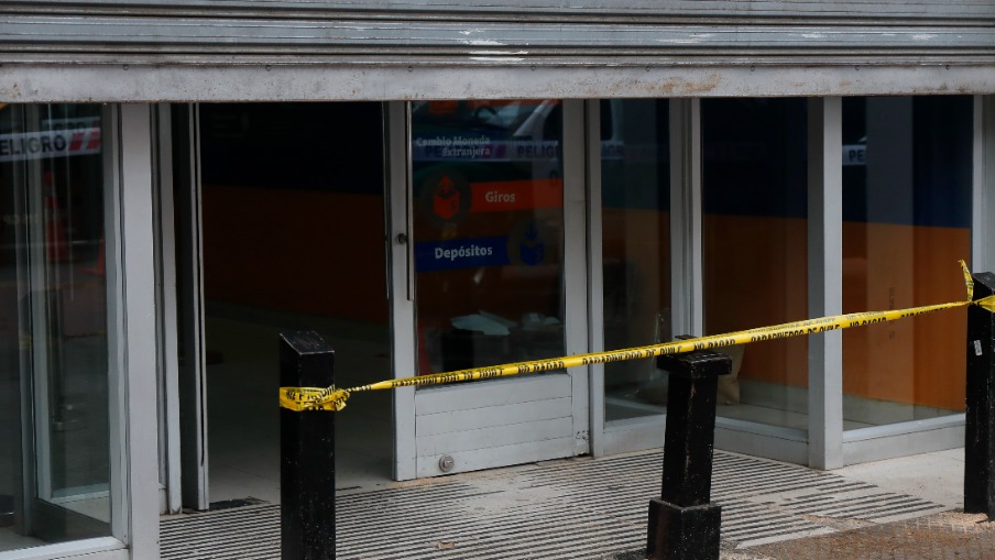 Delincuentes vestidos de militares intentan robar banco en La Florida