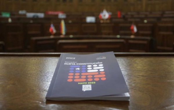 Axel Callís y el panorama político de cara al plebiscito: en la izquierda "están funcionando ante la posibilidad de la derrota"
