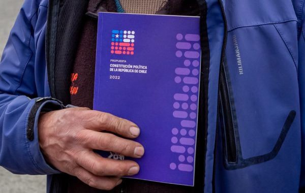 Pulso Ciudadano: Rechazo registra leve disminución pero se sigue imponiendo al Apruebo a 28 días del plebiscito