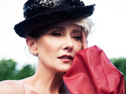 Actriz Anne Heche sufre graves quemaduras tras protagonizar accidente automovilístico