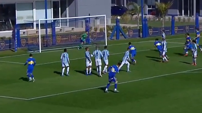 Lo que no hizo en la U: Brandon Cortés se luce en Boca Juniors con espectacular golazo al ángulo