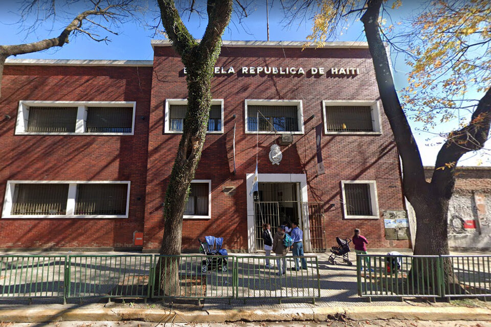 Escuela República de Haití en Barracas de la Ciudad Autónoma de Buenos Aires