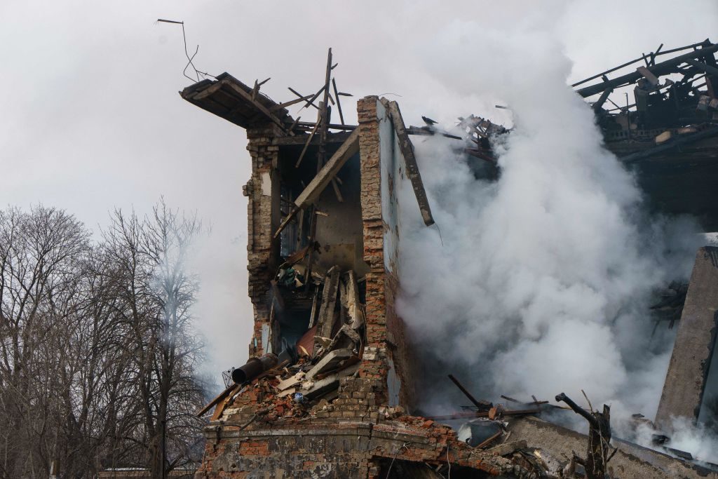 Ucrania informa al menos 13 muertos por ataque en Dnipro
