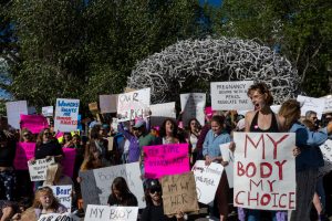 Jueza frena prohibición del aborto en un estado de EEUU