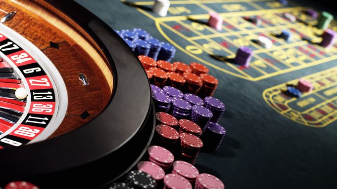 FNE investiga posible colusión de casinos: ordena allanar casas de dueños y ejecutivos