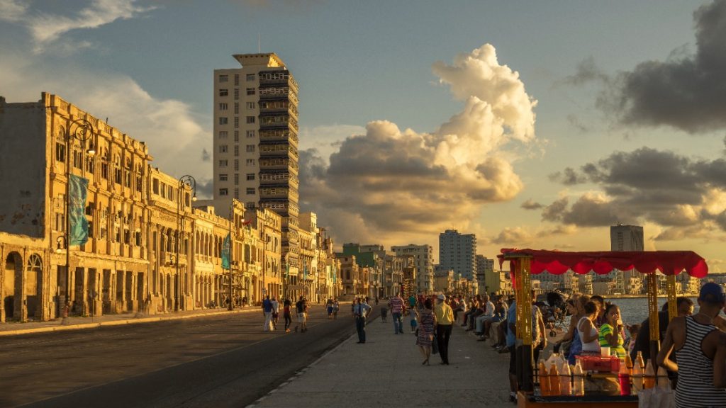Cuba anuncia la apertura de comercio a inversión extranjera tras 60 años