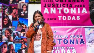 Madre de Antonia Barra denuncia acoso por parte de cercanos a Martín Pradenas