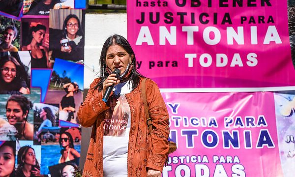 Madre de Antonia Barra denuncia acoso por parte de cercanos a Martín Pradenas