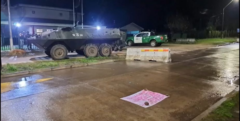 Macrozona sur: grupo armado ataca retén de Carabineros en zona rural de Victoria