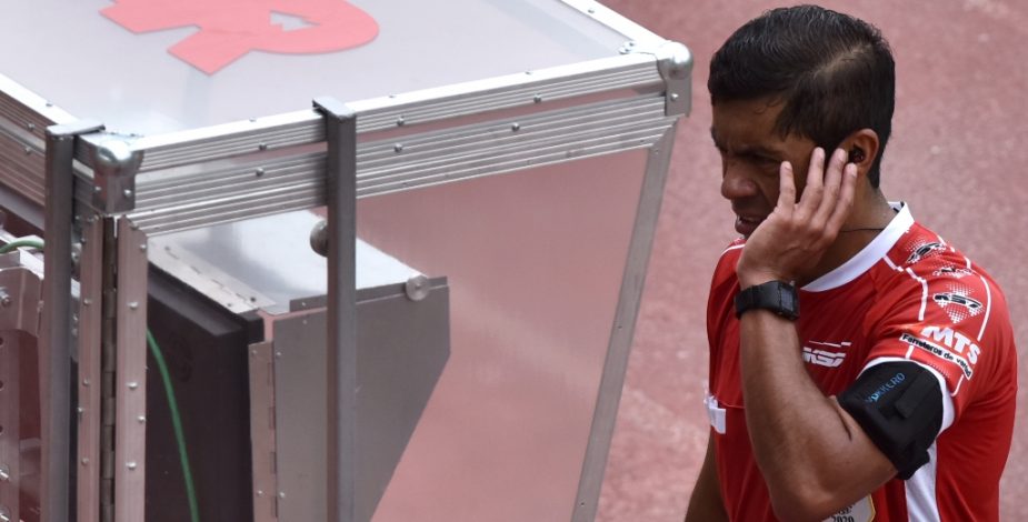 La U denuncia a Nicolás Gamboa ante la ANFP a días que dirija el Clásico Universitario