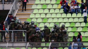 Hasta 13 años de sanción: Universidad Católica anuncia severos castigos para los detenidos en el Estadio Elías Figueroa