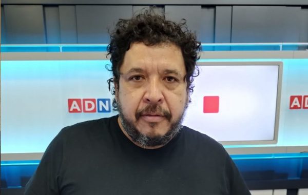 Norton Maza, autor del carro antidisturbios del MAC: "Empecé a focalizar como traducir la locura humana y violencia"