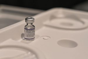 Pfizer asegura que vacuna bivalente cubrirá todas las variantes del Covid-19