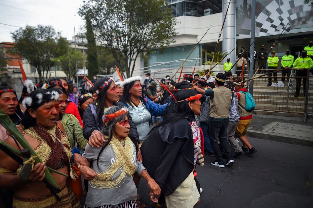Grupos indígenas protestan contra la Corte Constitucional en Quito