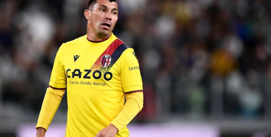 El duro encontrón de Gary Medel con hinchas del Bologna por el mal momento  del club