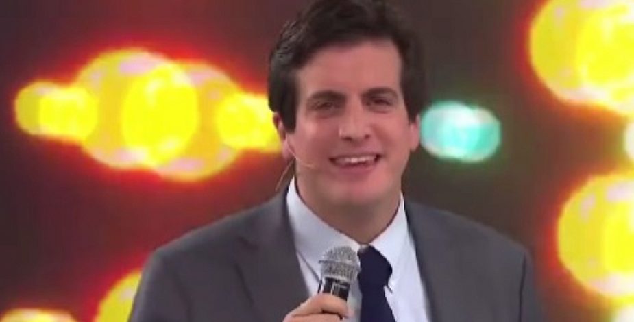 Karaoke político: Diego Schalper sorprende al cantar “Enamorado” de Los Vásquez en el matinal de Canal 13