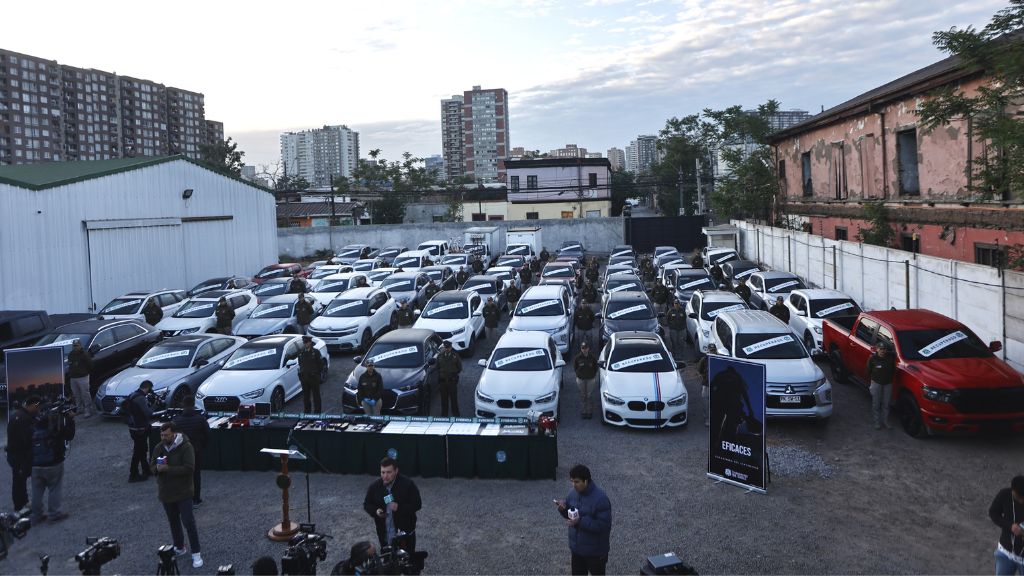 cae banda que robaba autos reclutando menores y hackeando sistemas