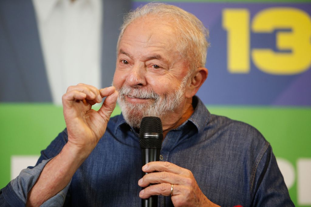 El candidato presidencial de la oposición en Brasil, Lula Da Silva, en un evento