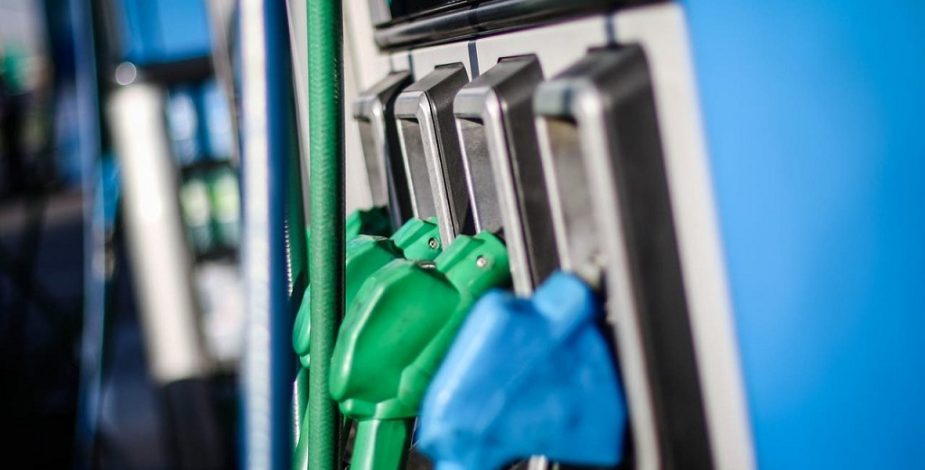 Precio de las bencinas en Chile: desde este jueves la gasolina de 93 octanos bajará en $10,1 y la de 97 caerá en $9,3 por litro