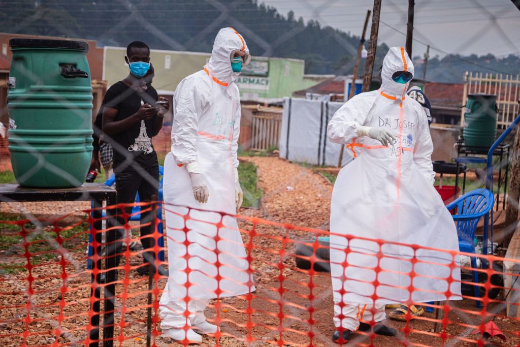 Uganda closes schools to combat the Ebola outbreak