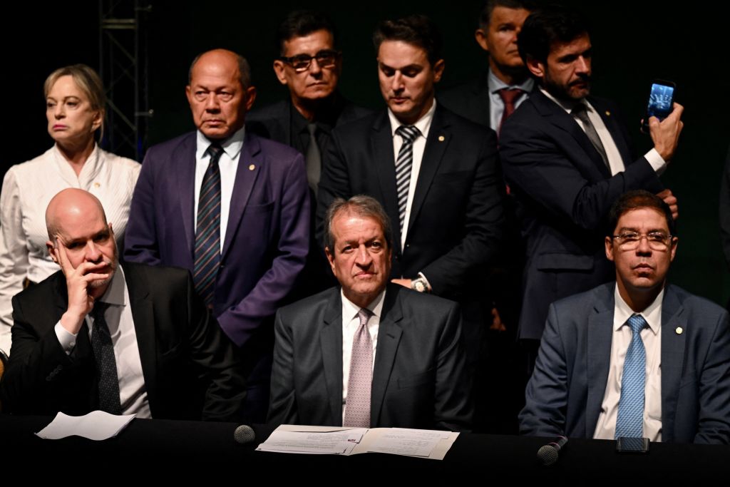 Líderes del Partido Liberal de Bolsonaro explican acción para cambiar votación