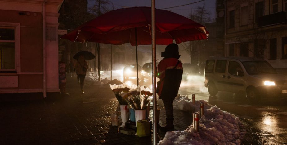 Ucrania estima que seis millones de hogares siguen sin luz
