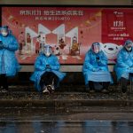 China rebaja medidas anticovid para cuarentenas y viajeros