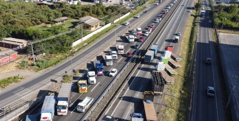 Congelamiento del Diésel por tres meses y ampliación del Mepco: Gobierno ofrece 15 medidas a camioneros para deponer el paro