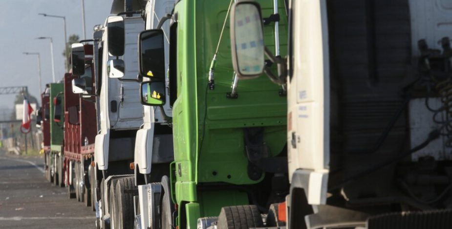Paro de camioneros: alcalde de Monte Patria relata los duros efectos de la movilización en su comuna