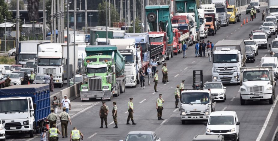 Ministro (s) Monsalve insiste que “el paro de camioneros daña al país” y advierte posible desabastecimiento en supermercados