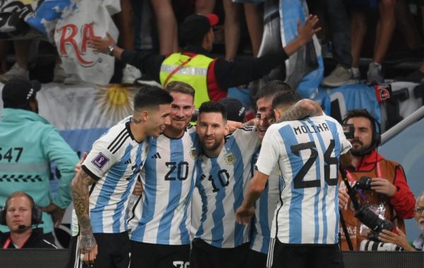 "Con garra, corazón y Messi a cuartos": medios argentinos en éxtasis tras superar a Australia en octavos de Qatar 2022