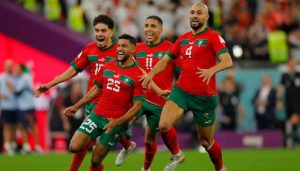 Marruecos celebró su batacazo ante España en Qatar 2022 con una bandera de Palestina